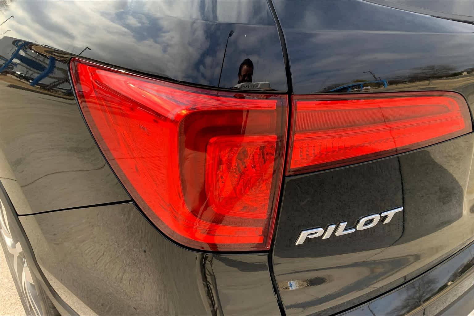 Used 2017 Crystal Black Pearl Honda Elite image 27