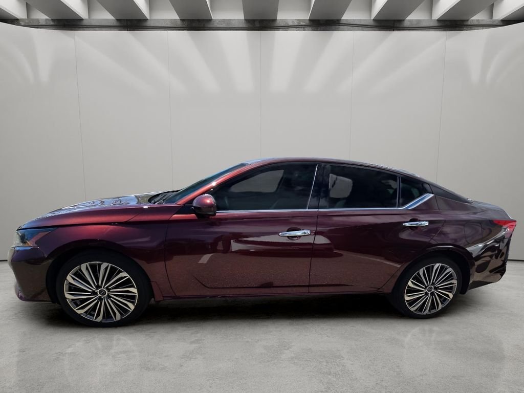 Used 2023 Garnet Pearl Metallic Nissan 2.5 SL image 4
