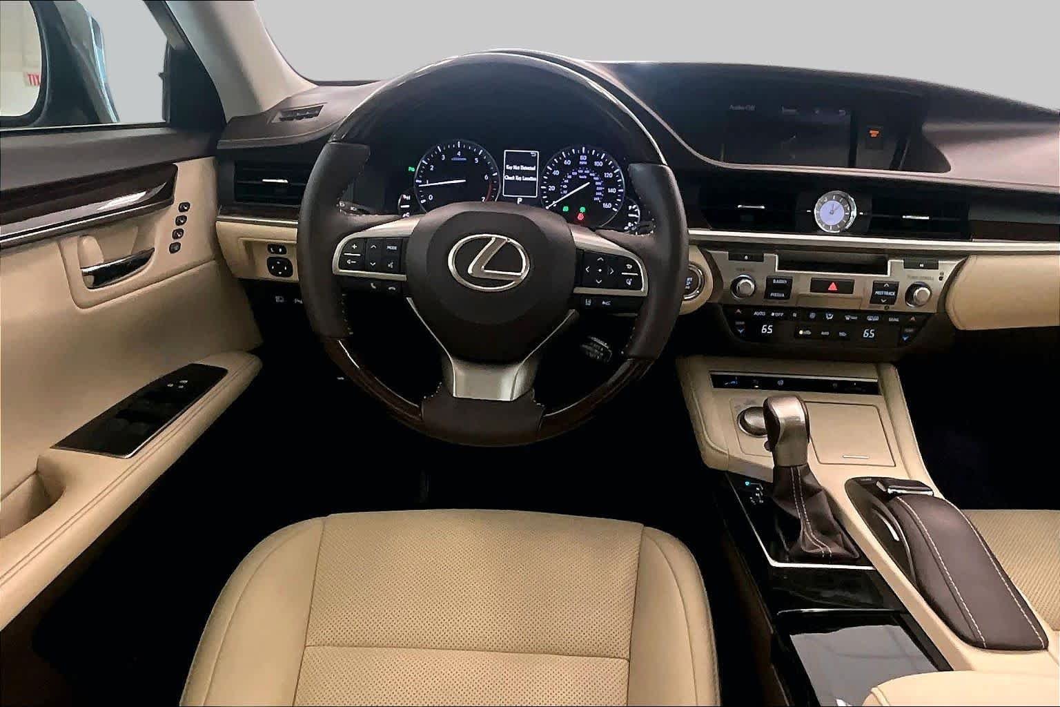 Used 2018 Atomic Silver Lexus  image 5