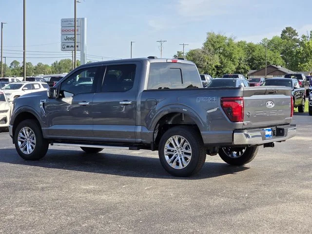 New 2026 Carbonized Gray Metallic Ford XLT image 4