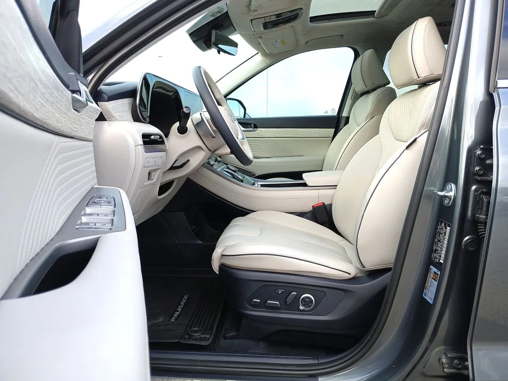Used 2025 Gray Hyundai Calligraphy image 20