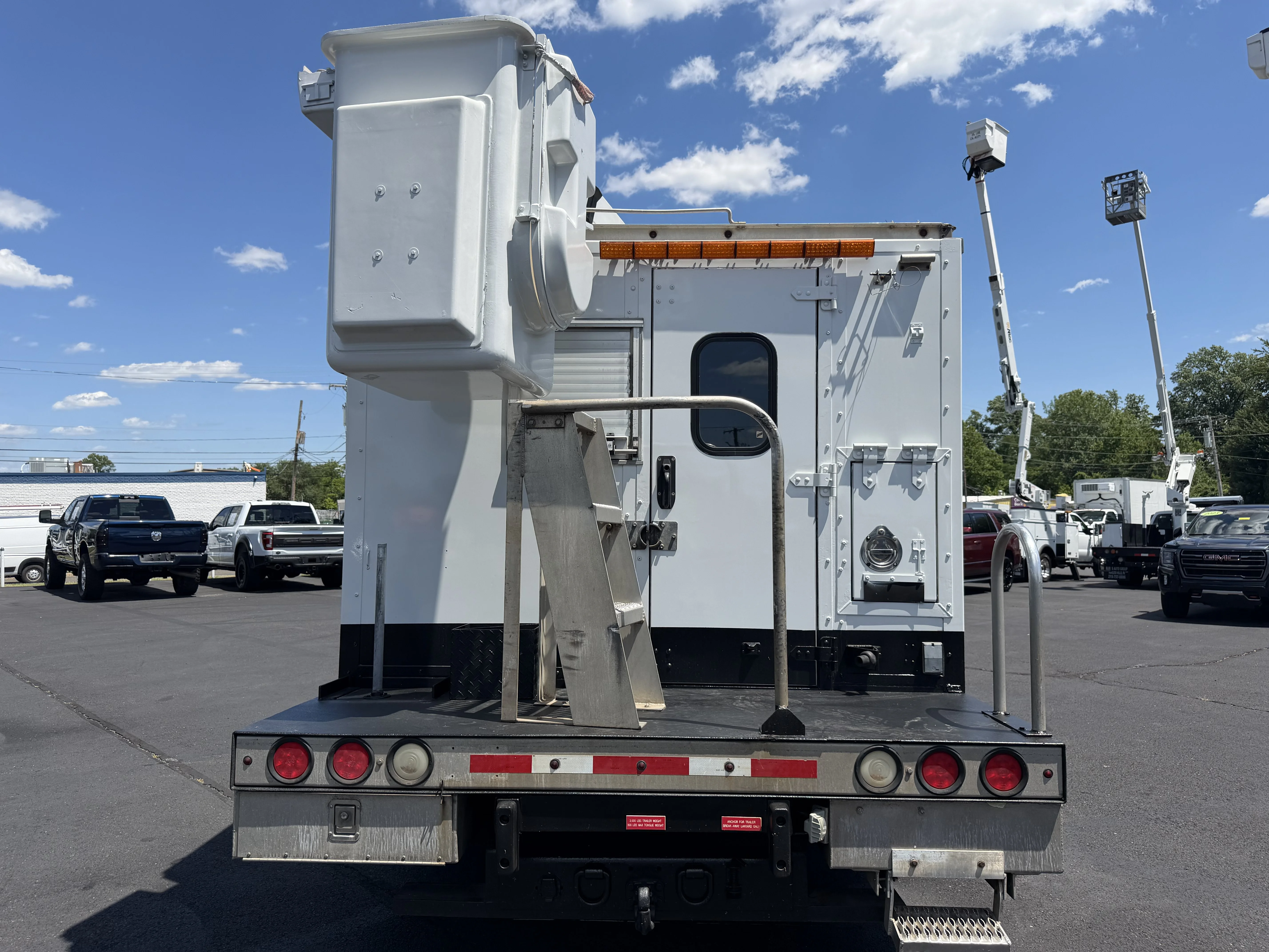 Used 2011 Bright White Ram  image 7