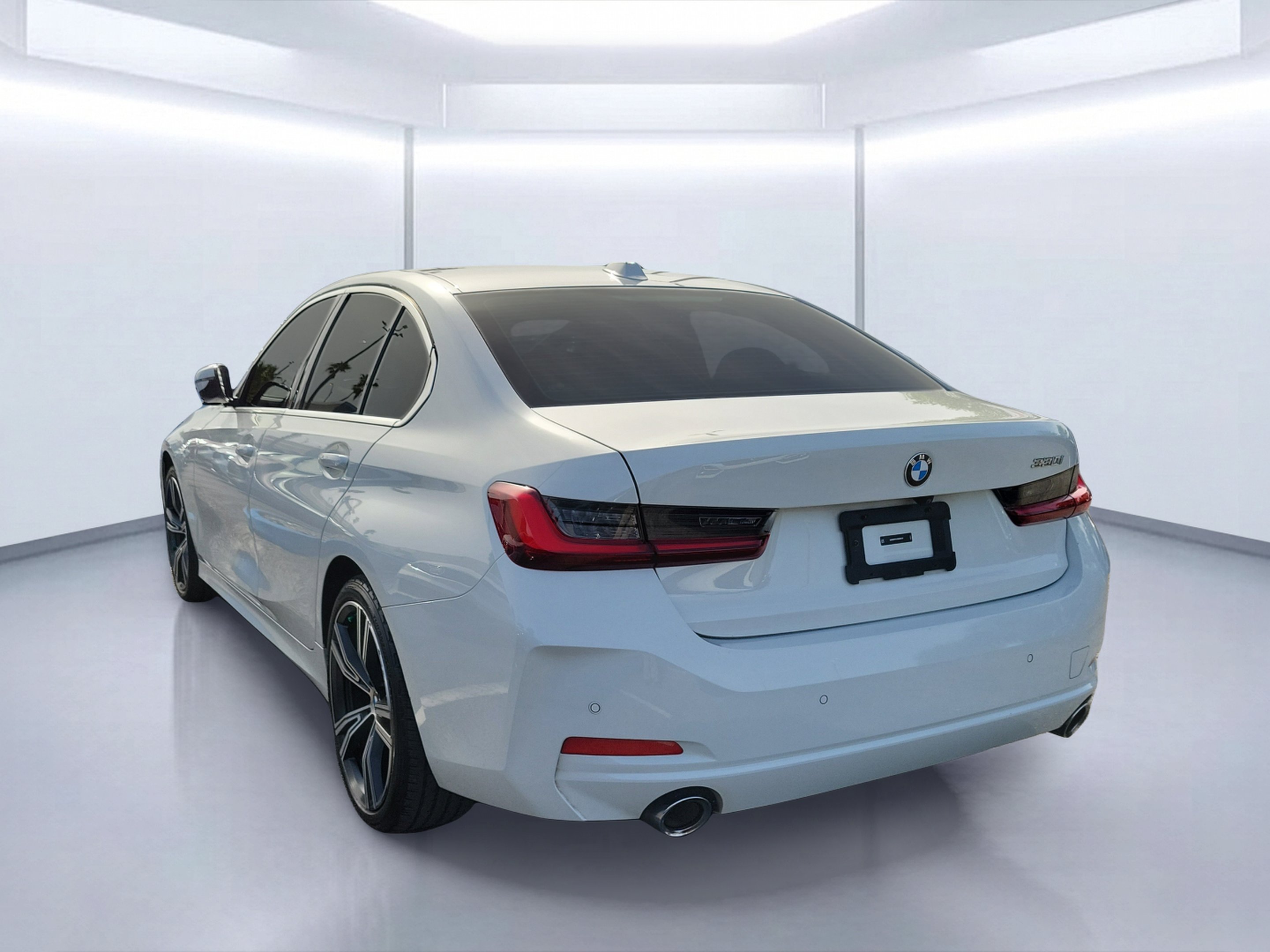 Used 2024 Alpine White BMW 330i Leather image 3