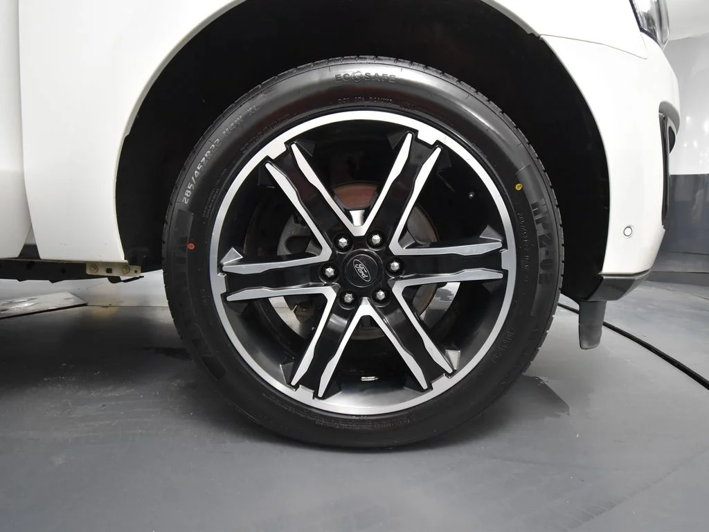 Used 2021 White Ford Limited image 12