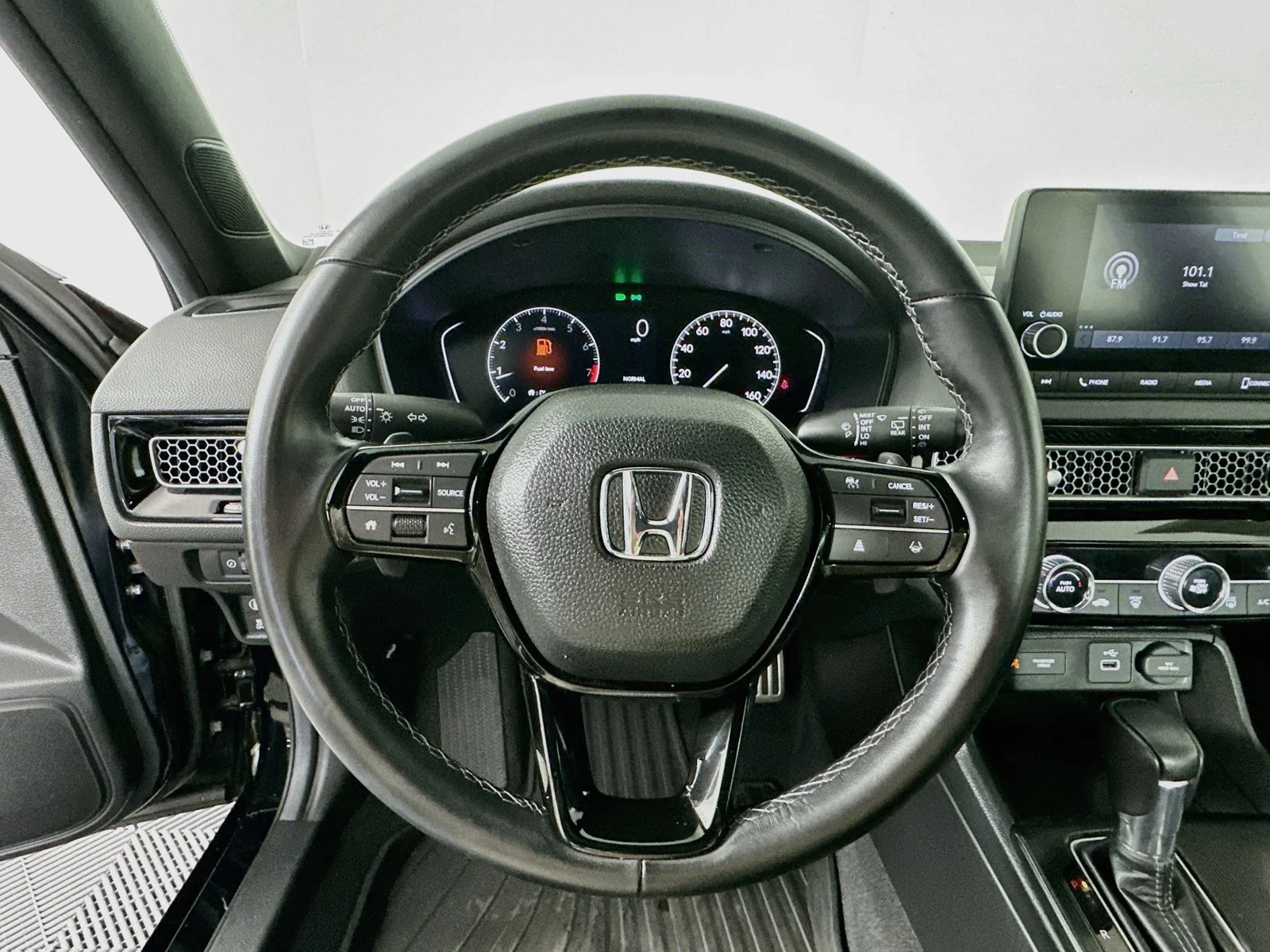 Used 2024  Honda Sport image 11