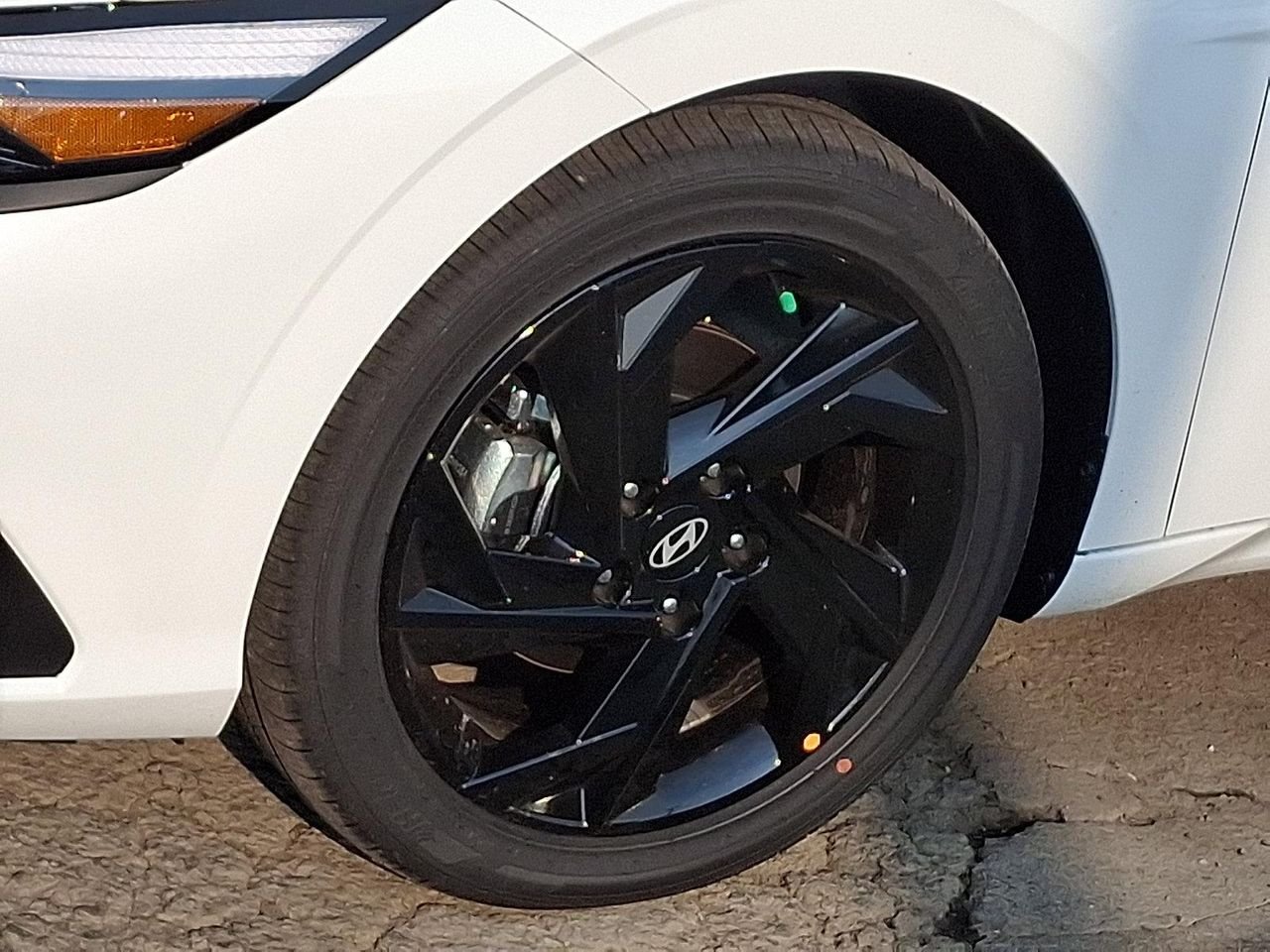 New 2026 Serenity White Hyundai SEL Sport image 4