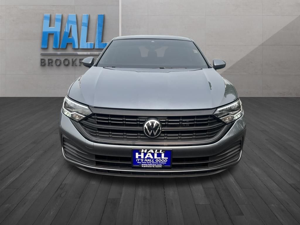 Certified Used 2024 Gray Volkswagen 1.5T SE image 10