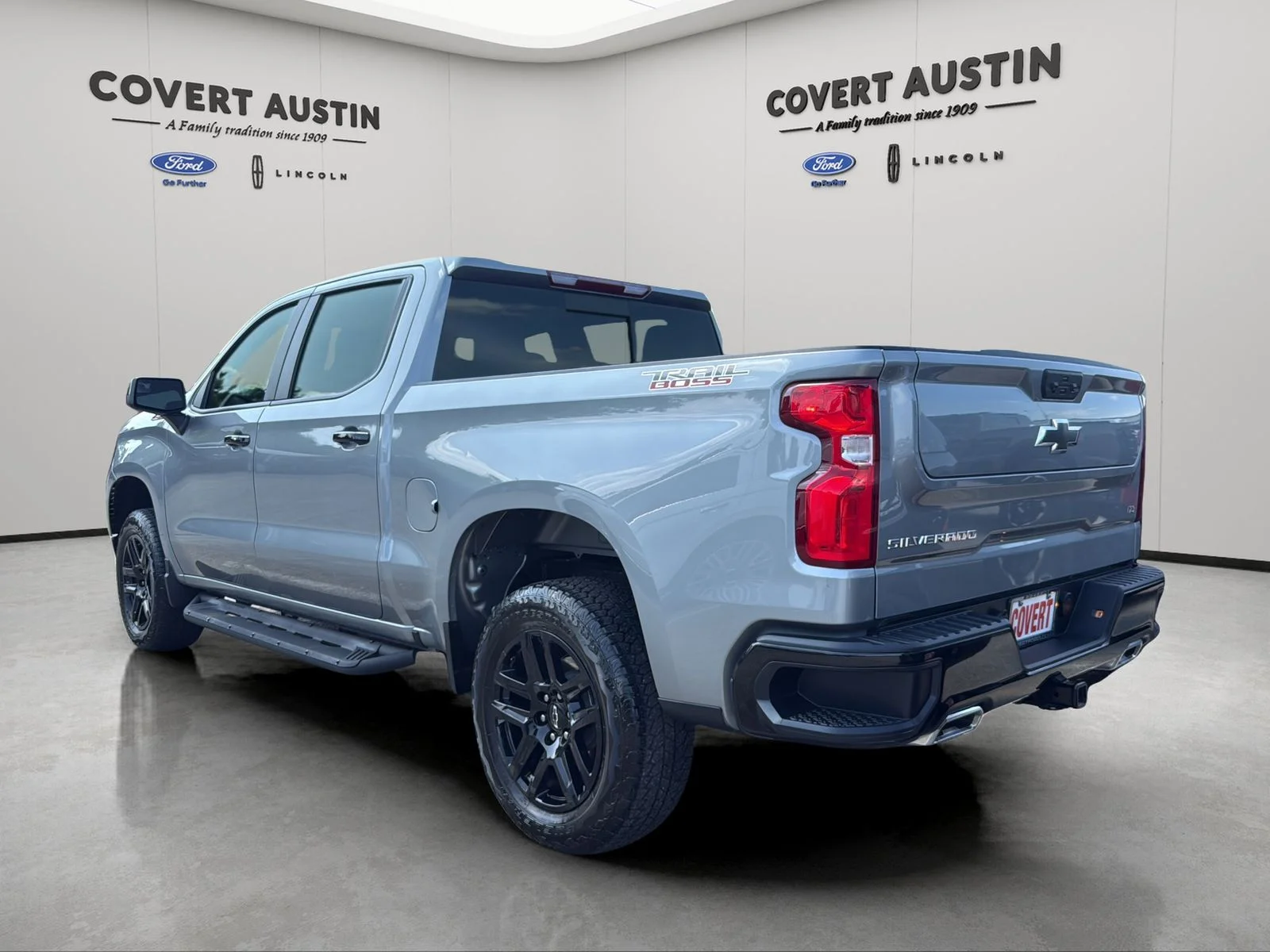 Used 2026 Gray Chevrolet LT Trail Boss image 3