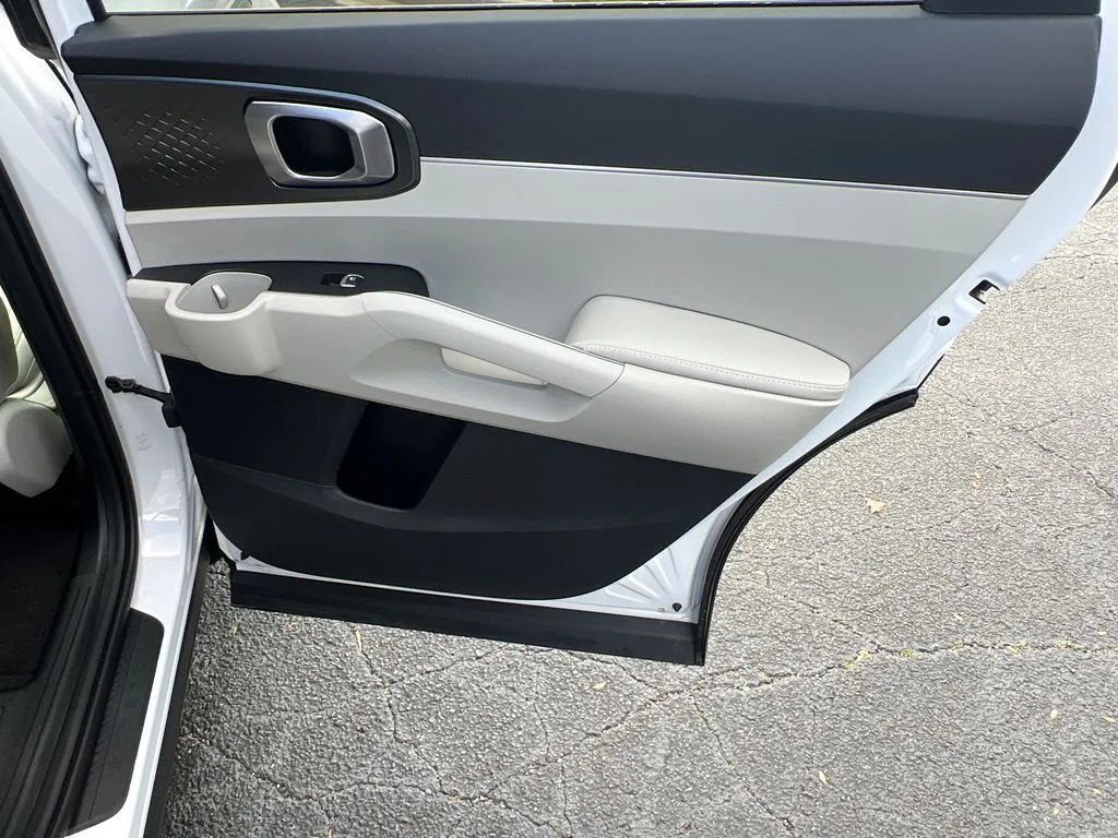 2025 Kia Sorento S - Photo 16