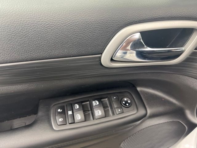 Used 2021 White Jeep Laredo E image 13