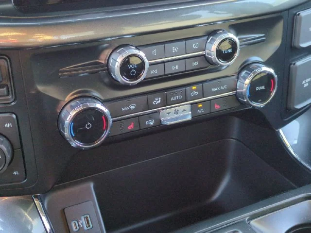 Used 2023 Gray Ford XLT image 24