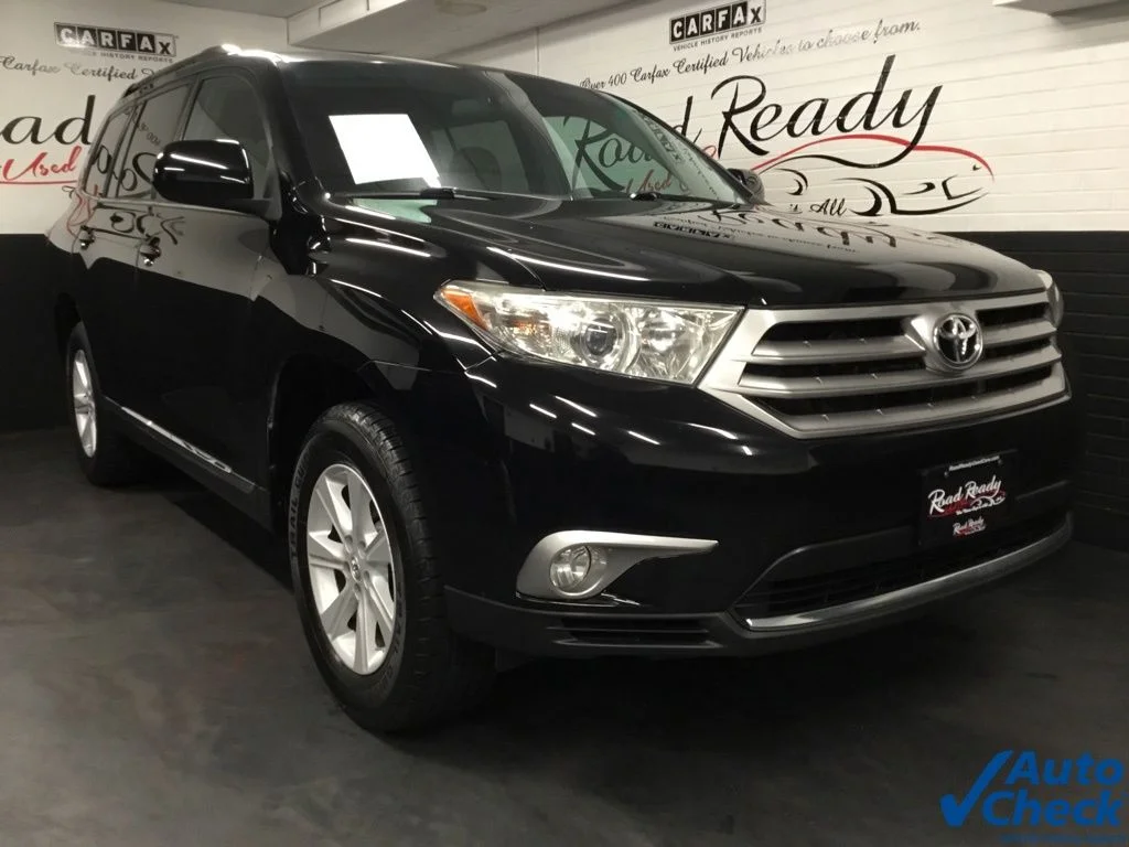 Used 2013 Black Toyota Base Plus V6 image 3