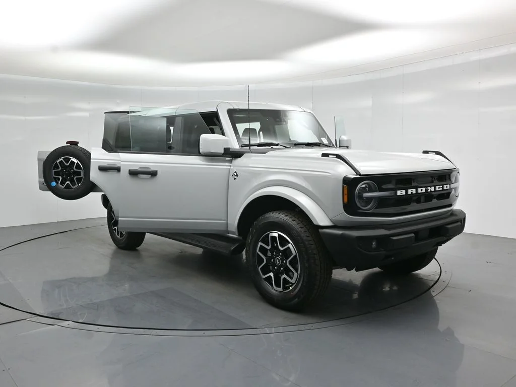 New 2026 Avalanche Gray Ford Outer Banks image 31