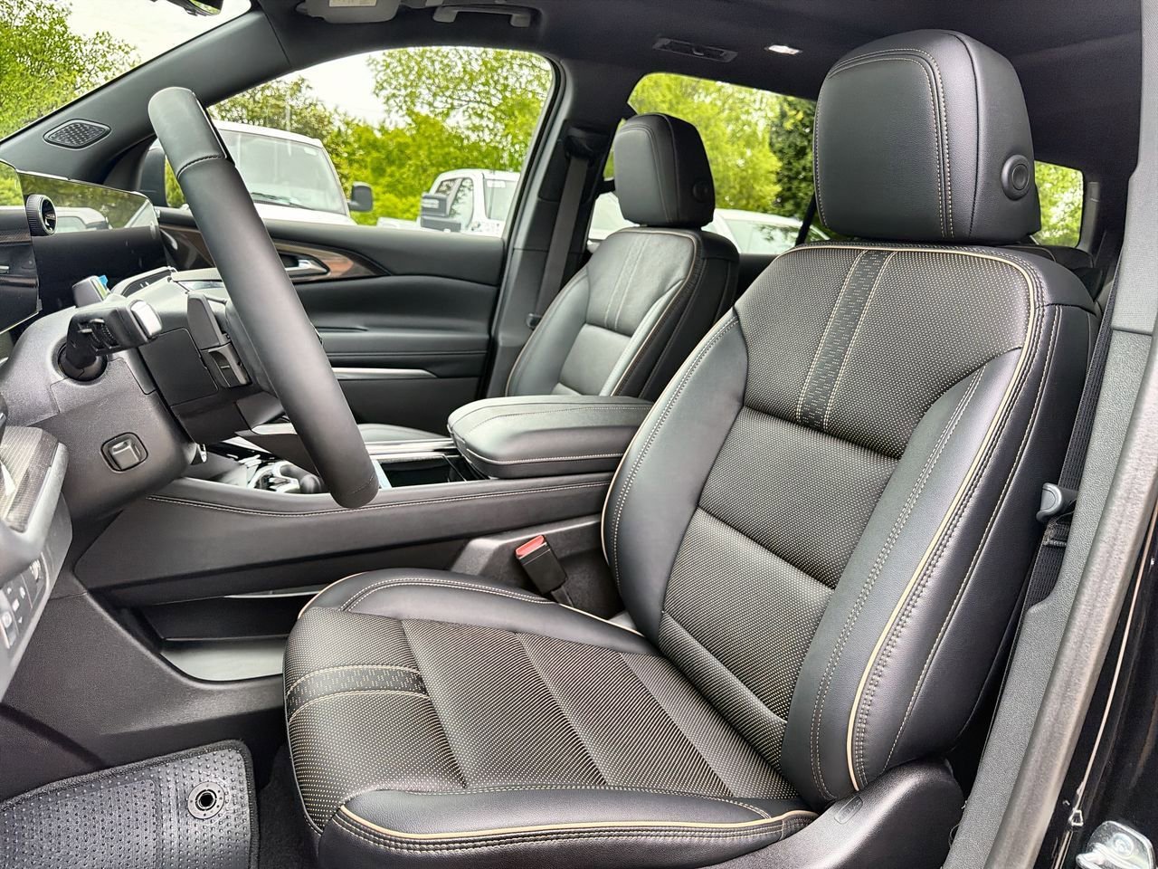 New 2026 Mosaic Black Metallic Chevrolet High Country image 16