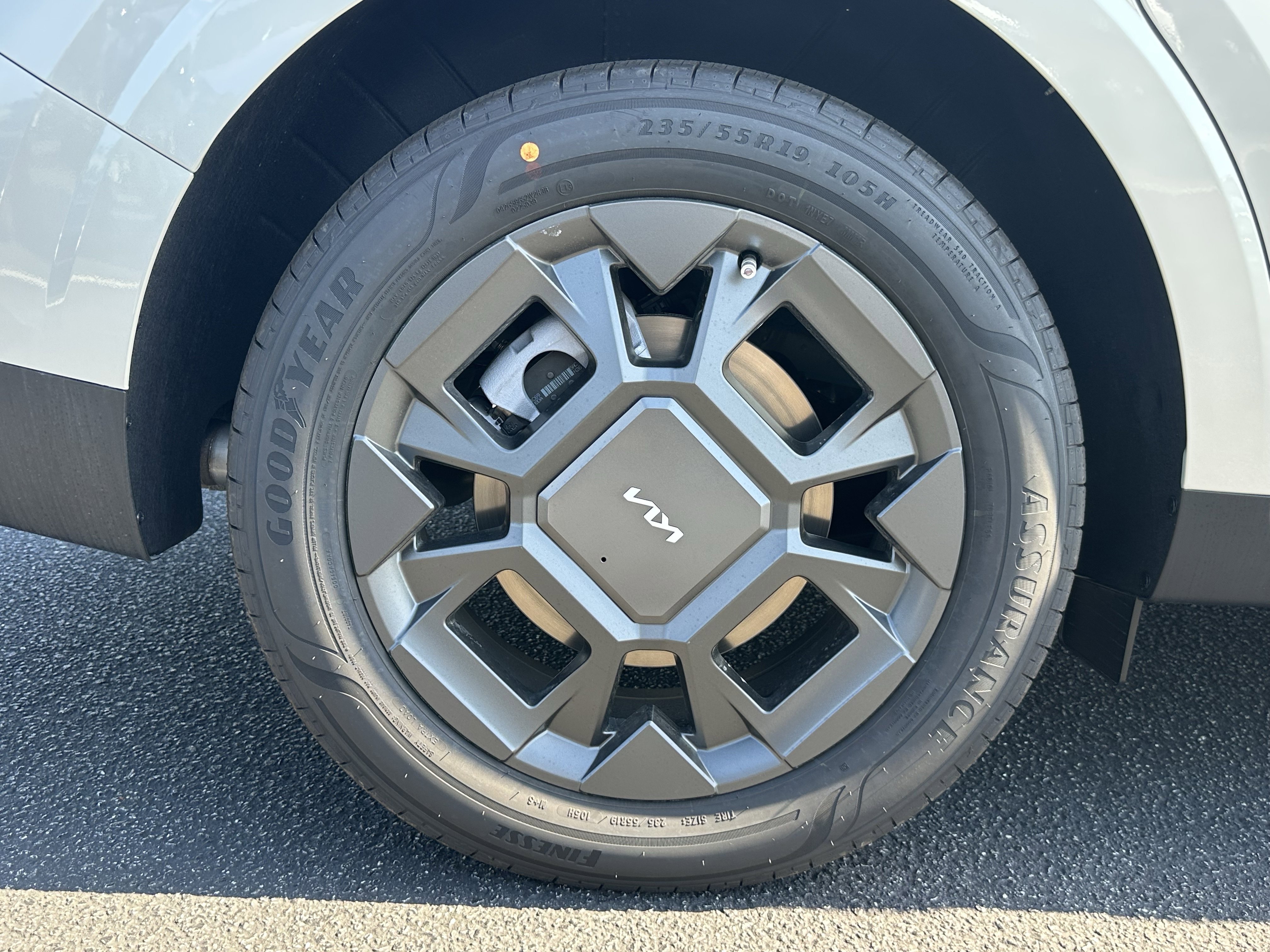 New 2026 Ivory Silver Kia EX image 17