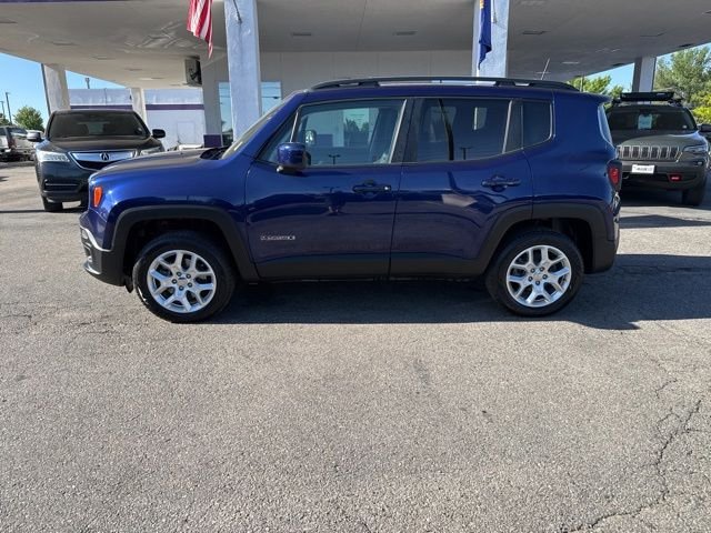 Used 2018 Blue Jeep Latitude image 7