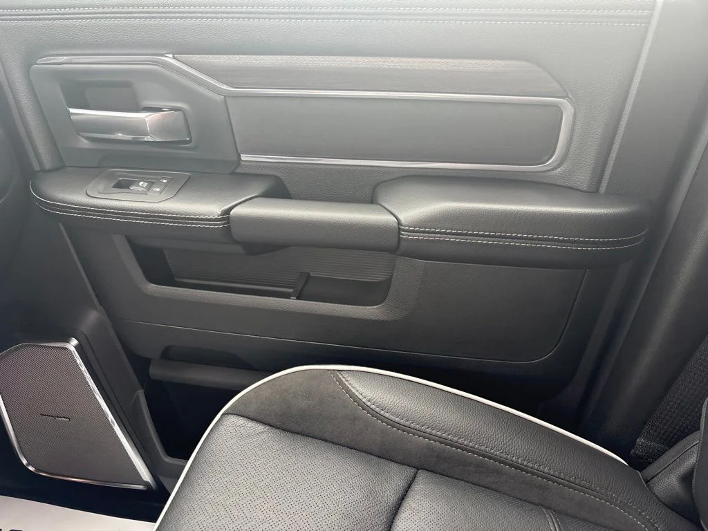 New 2026 Granite Crystal Metallic Clear-Coat Exterior Paint RAM LARAMIE image 30
