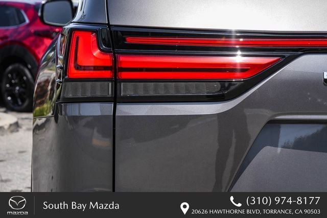 Used 2024  Lexus 600 F SPORT image 9