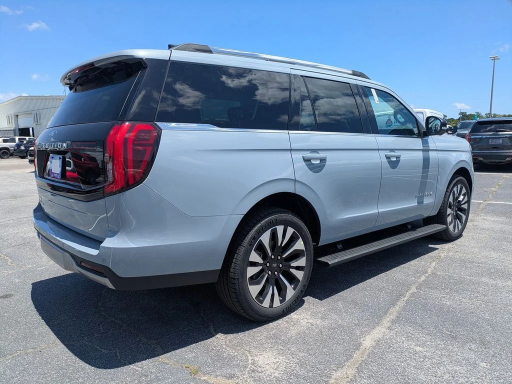 New 2026 Glacier Gray Metallic Tri-Coat Ford Platinum image 4