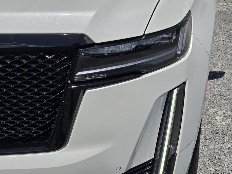 Used 2022 Crystal White CADILLAC 4WD 4DR SPORT image 10