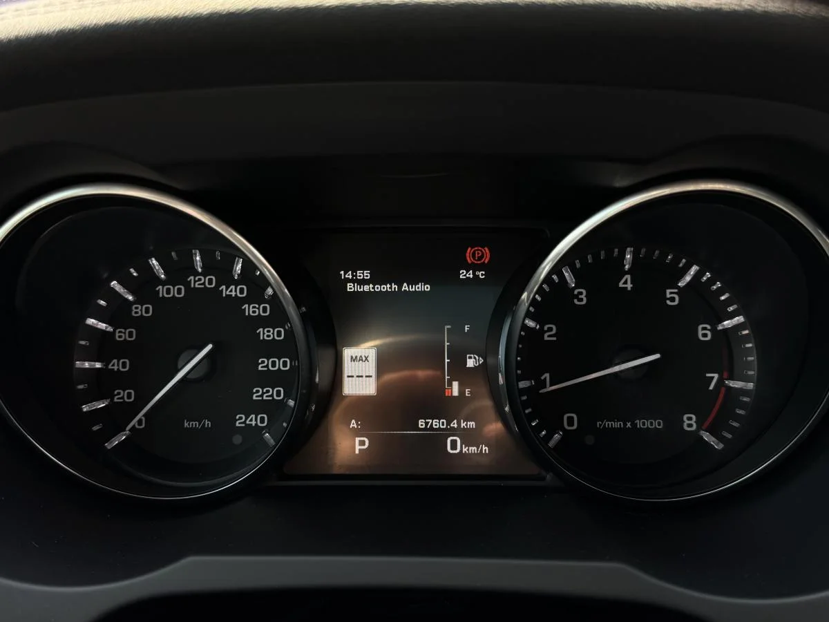 Used 2015 Orange Land Rover Dynamic Premium 5 image 24