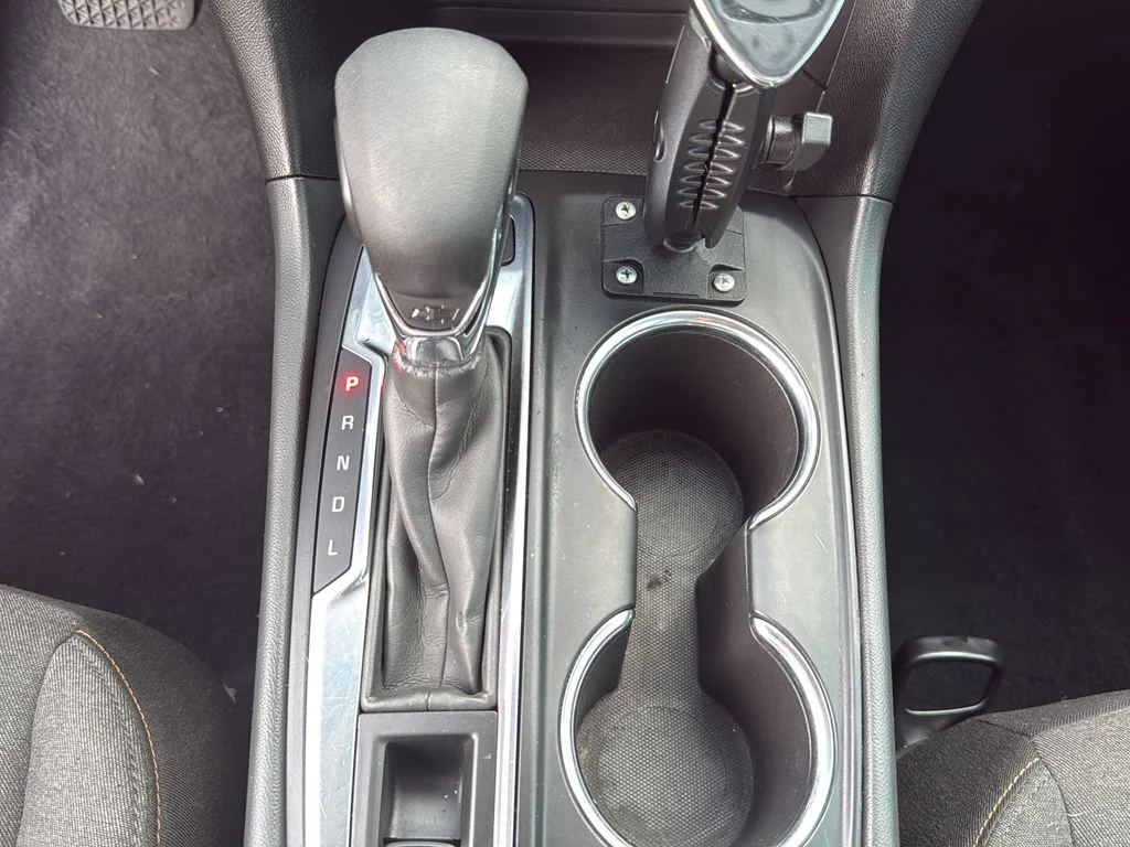 Used 2022 White Chevrolet LT image 37