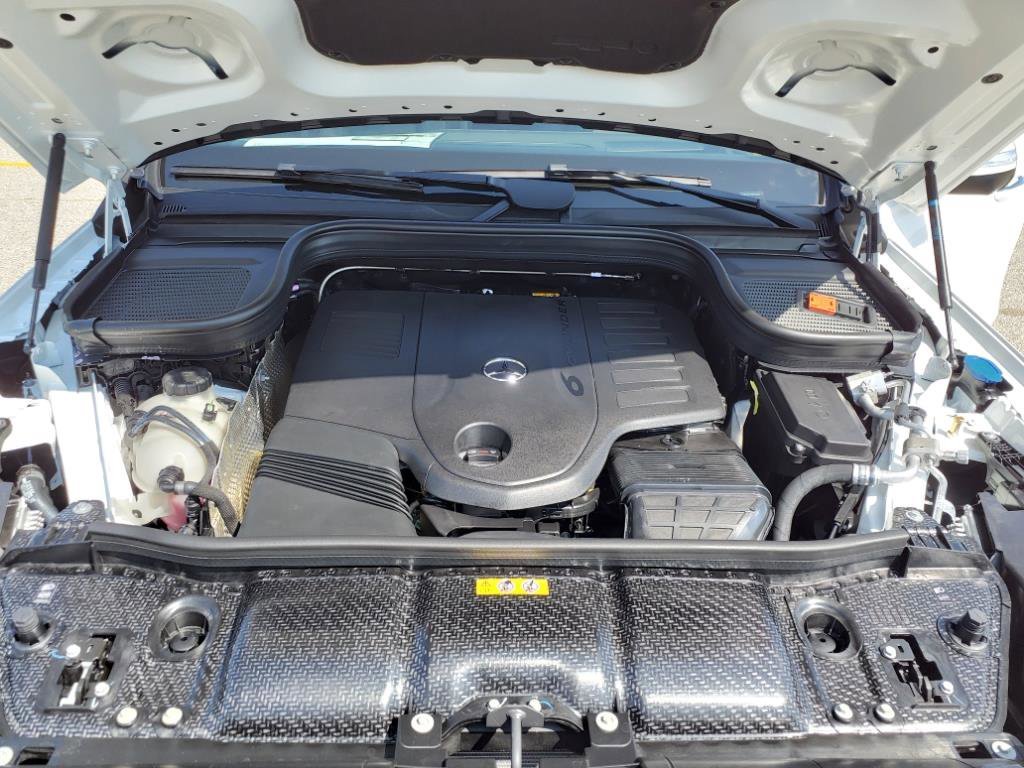 Certified Used 2025 POLAR WHITE Mercedes-Benz GLS 450 image 9