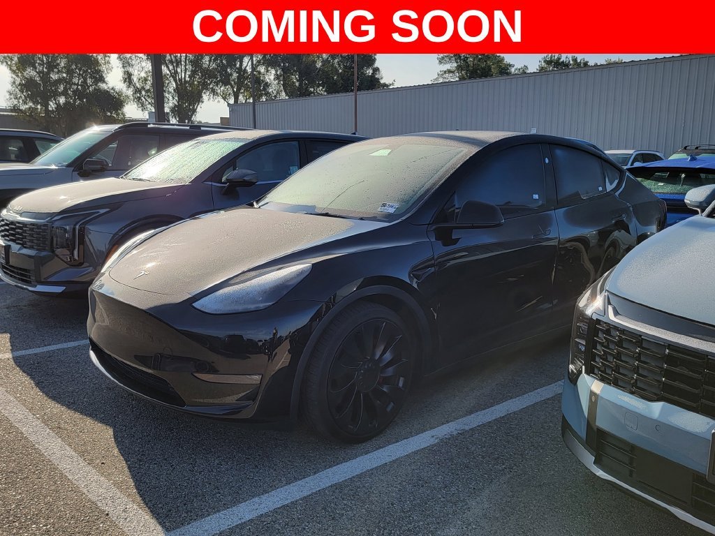 Used 2023  Tesla Performance image 1