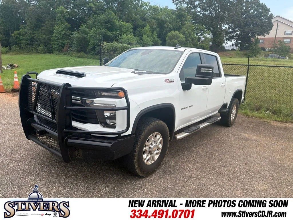 Used 2024 White Chevrolet LT image 4