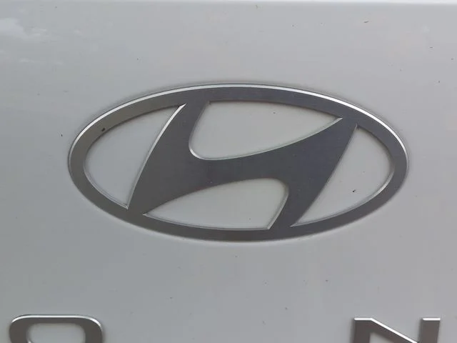 Used 2026 White Hyundai SEL Sport image 25