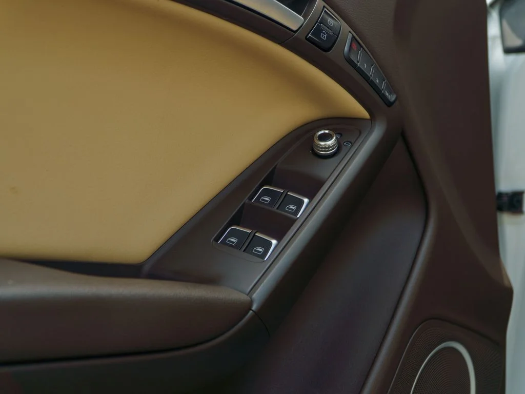 Used 2013  Audi  image 16