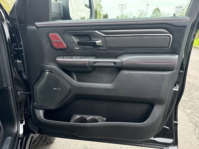 New 2026 Diamond Black Crystal Pearl-Coat Exterior Paint RAM RHO image 16