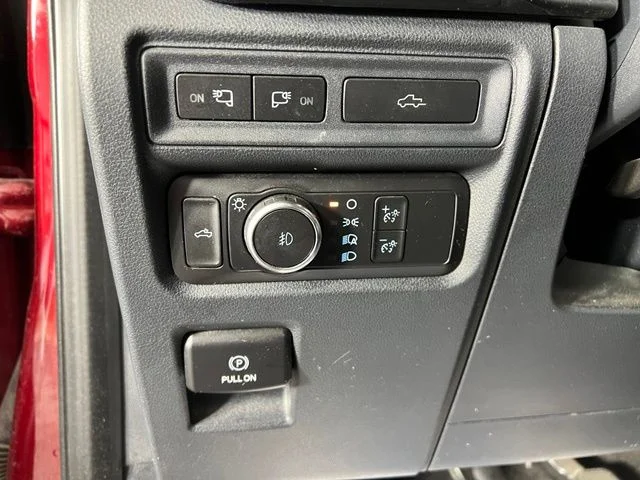 Used 2021 Red Ford XLT image 17