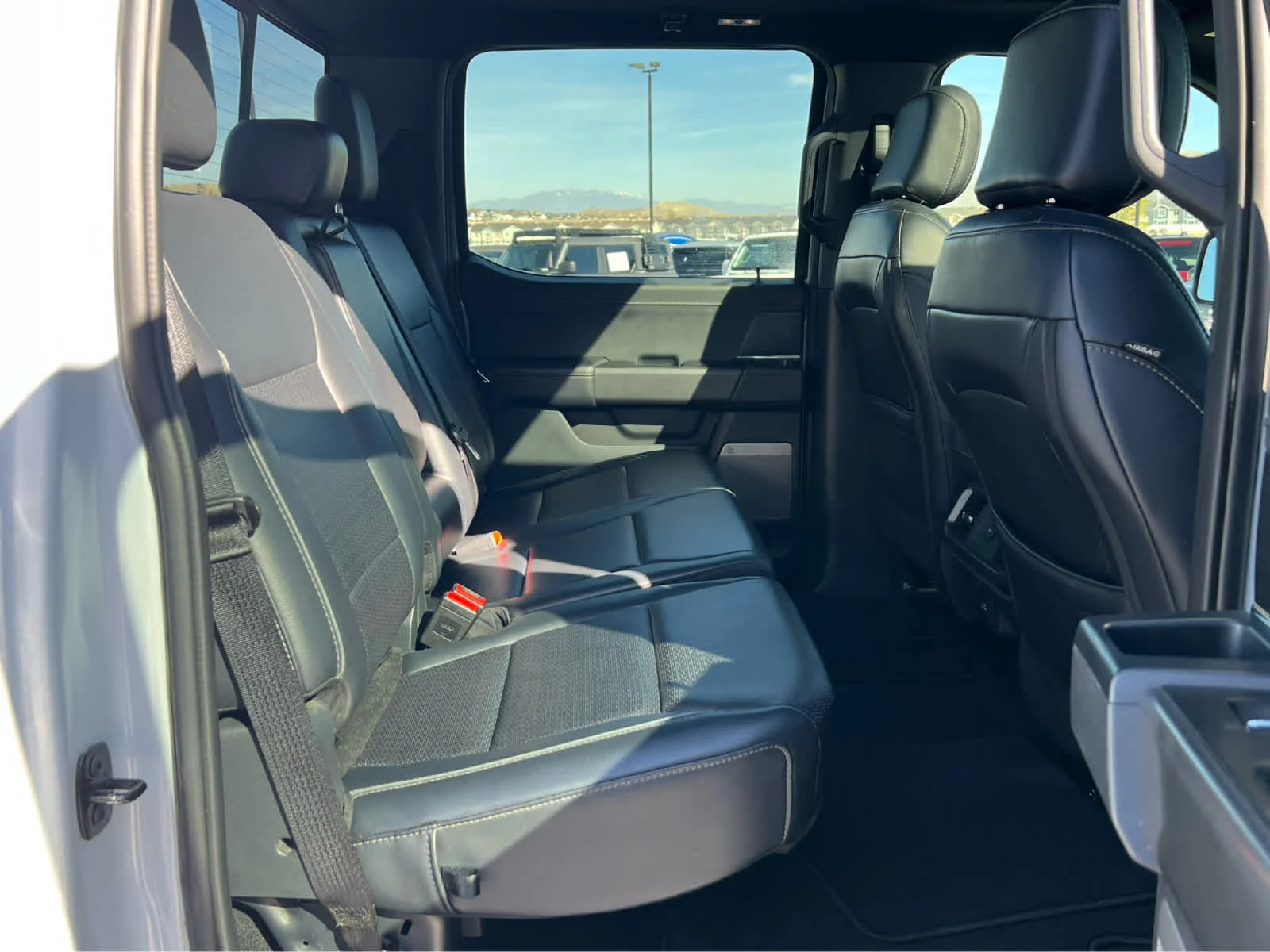 Used 2025 Space White Metallic Ford LARIAT image 26
