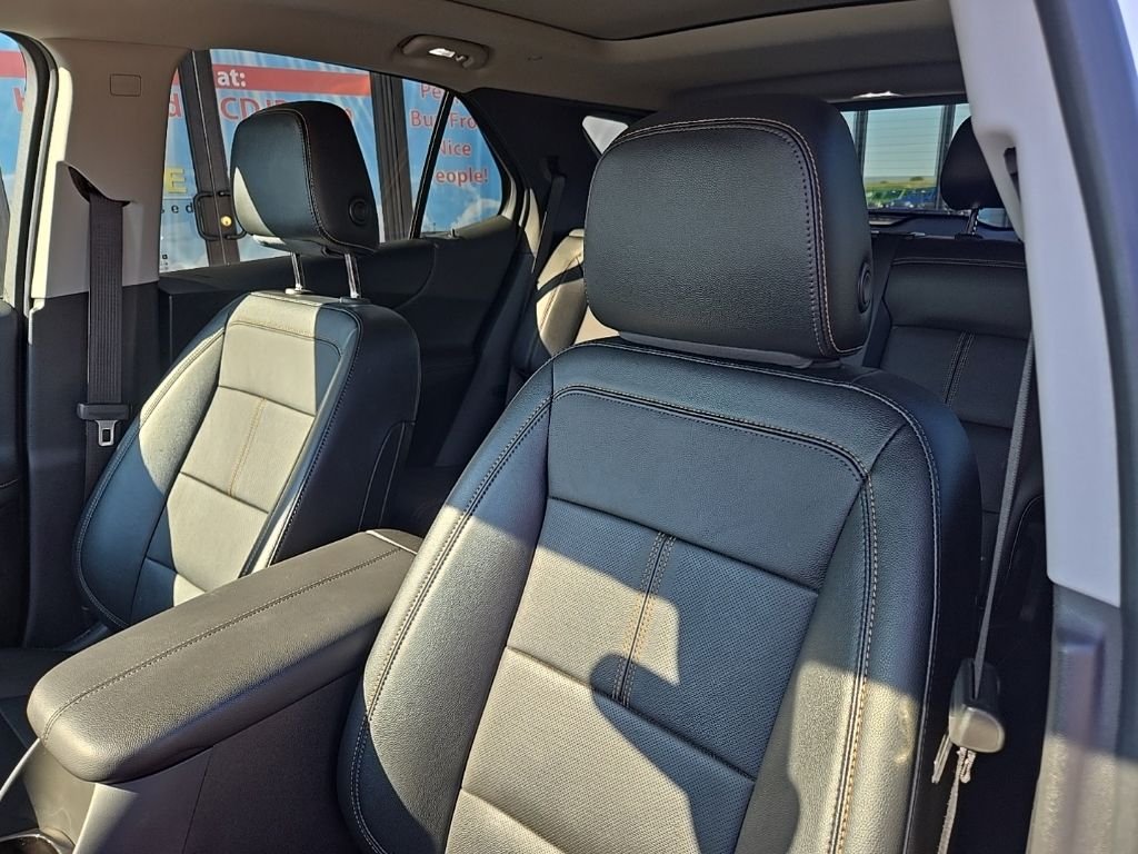Used 2023 White Chevrolet Premier image 32