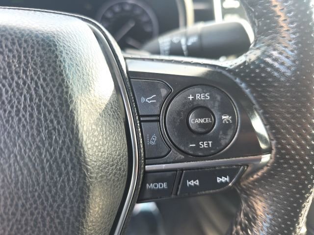 Used 2019 White Toyota XLE image 22