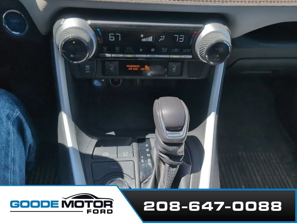 Used 2021 Lunar Toyota XLE Premium image 11