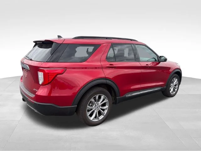 Used 2023 Red Ford XLT image 4