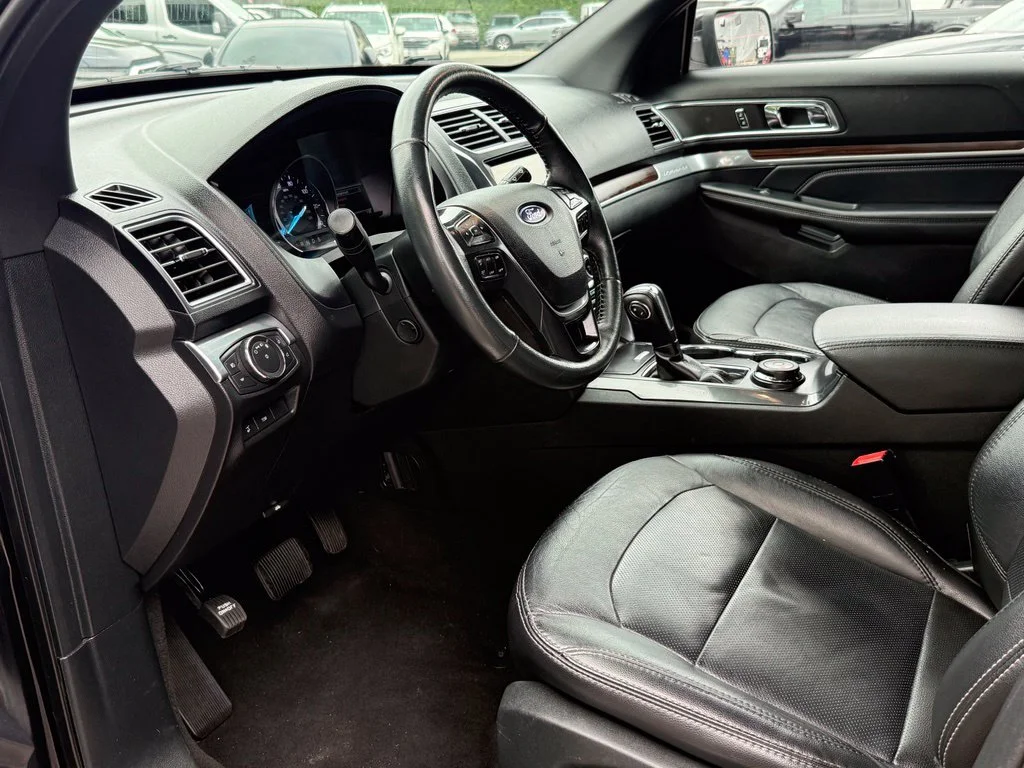 Used 2019 Agate Black Metallic Ford Limited image 20