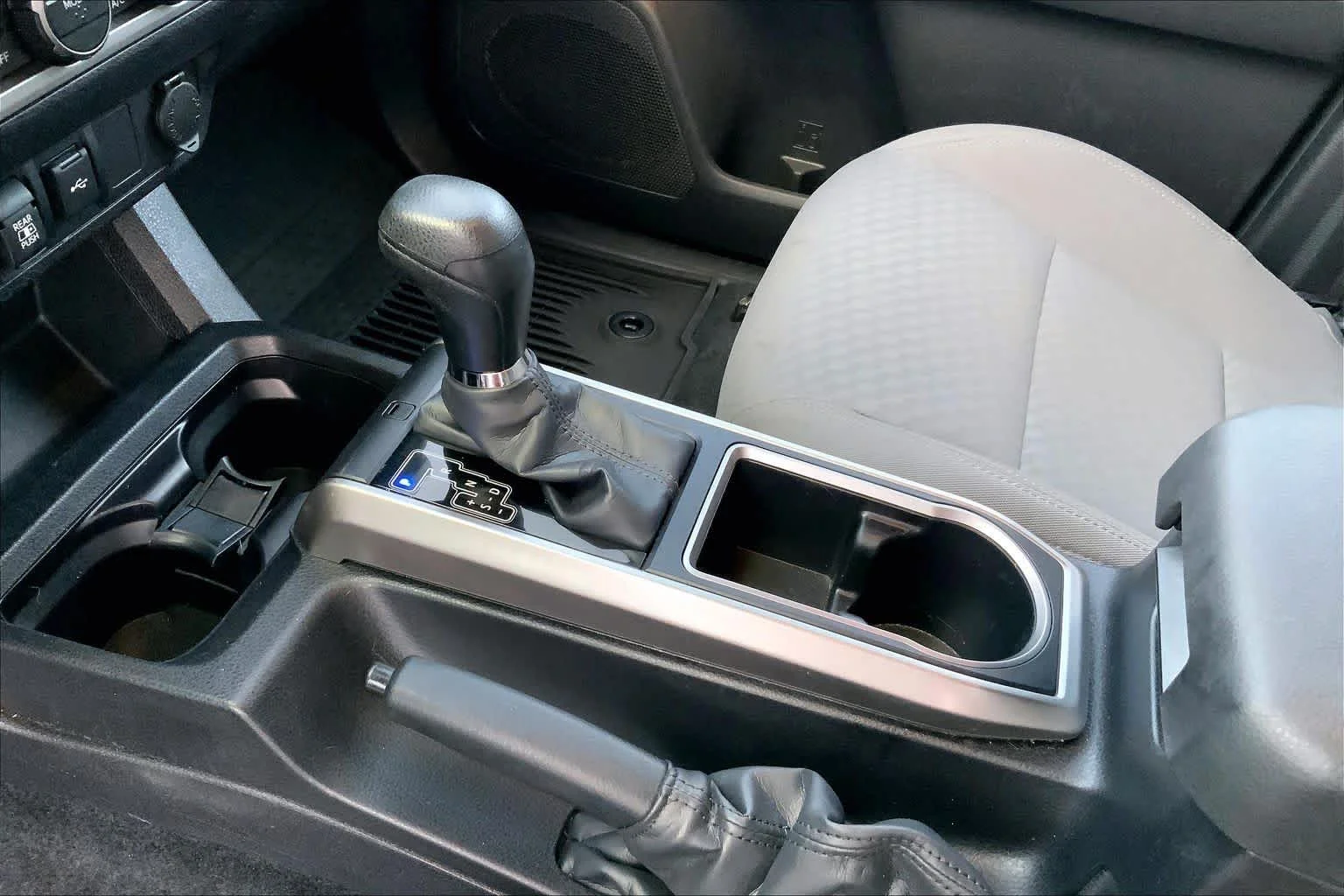 Used 2023 Ice Cap Toyota SR5 image 16