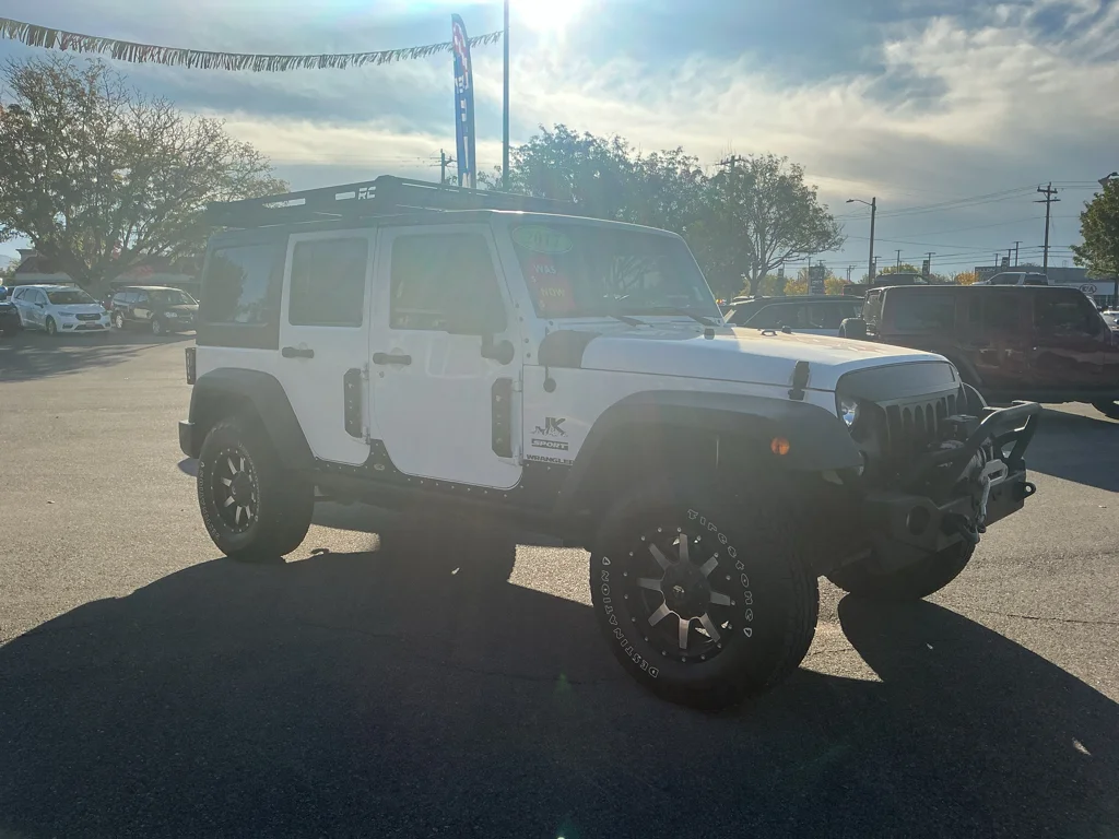 Used 2017 Bright White Clearcoat Jeep Sport image 3