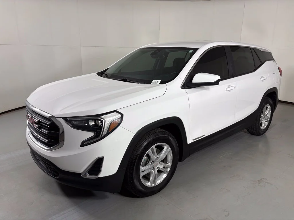 Used 2021 White GMC SLE image 4