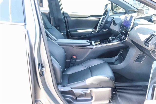 Certified Used 2023 BLACK/HEAVY METAL Toyota  image 20