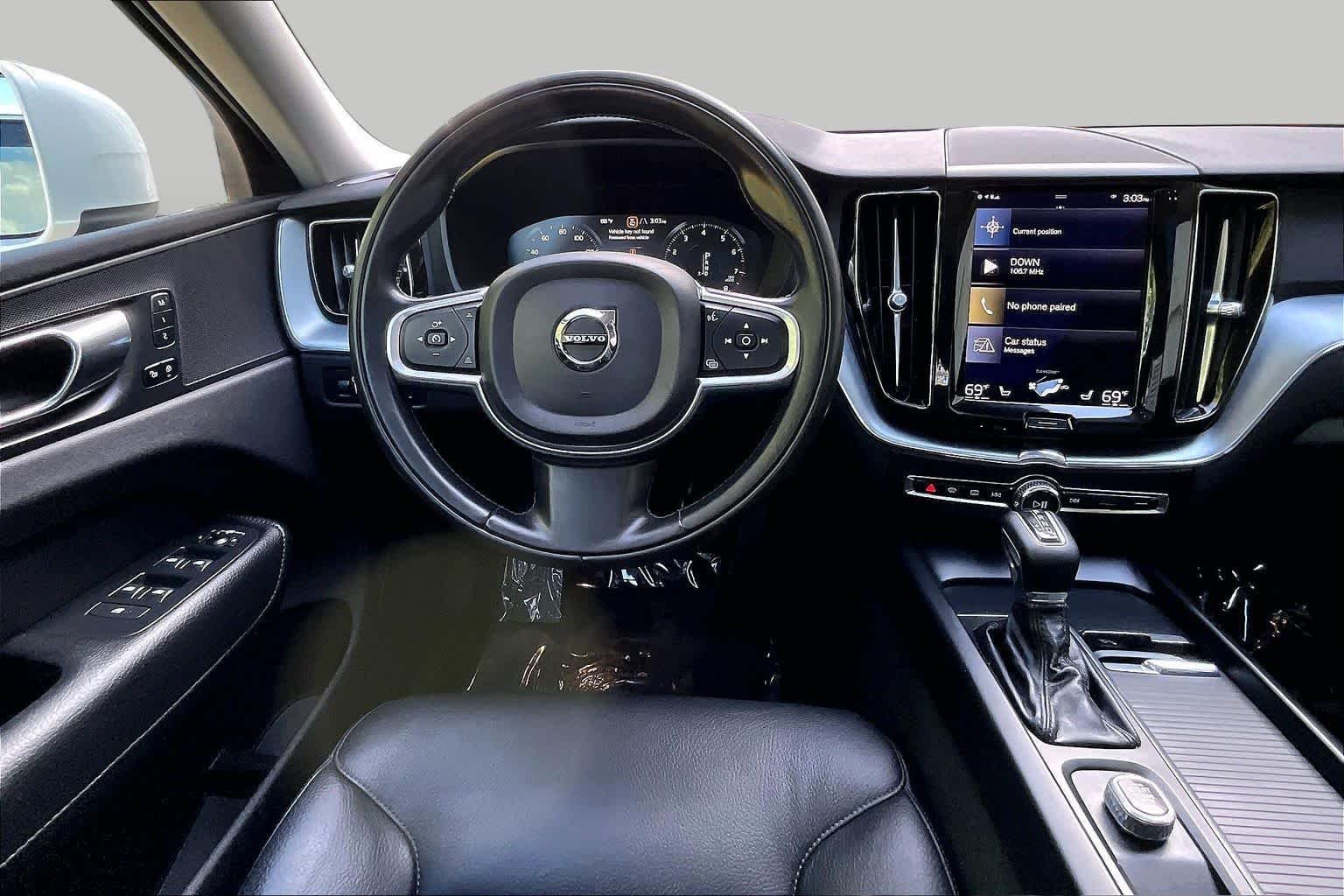 Pre-Owned 2018 Volvo XC60 Momentum