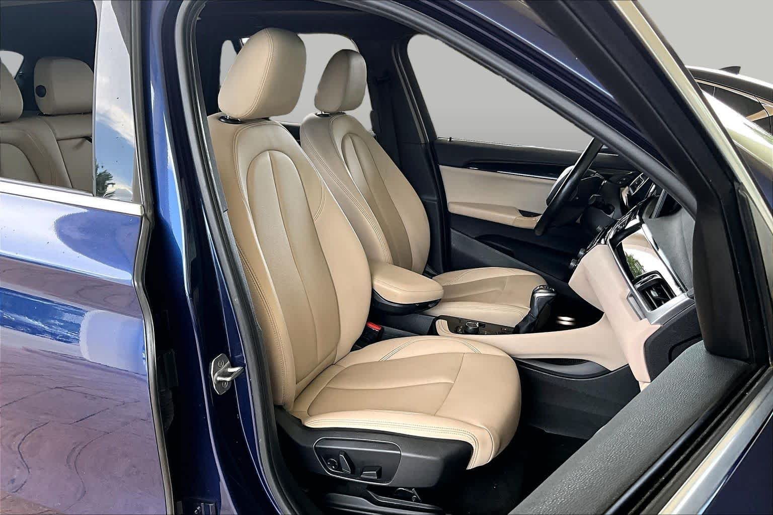 Used 2018 Mediterranean Blue Metallic BMW xDrive28i image 8