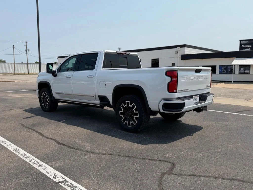 Used 2024 Beige Chevrolet High Country image 5