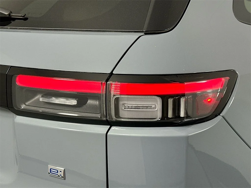 New 2026 Sonic Gray Pearl Honda Touring image 12