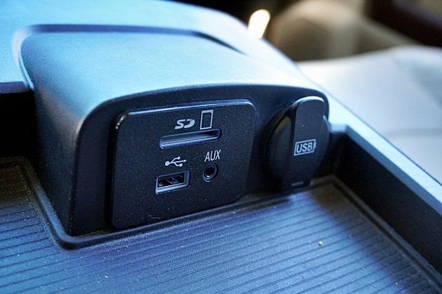 Used 2015 White Ram Laramie image 33