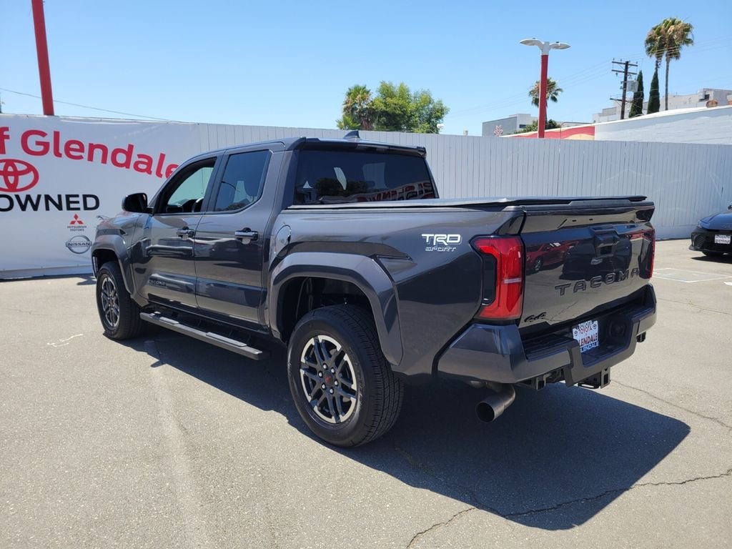 Used 2025  Toyota  image 7