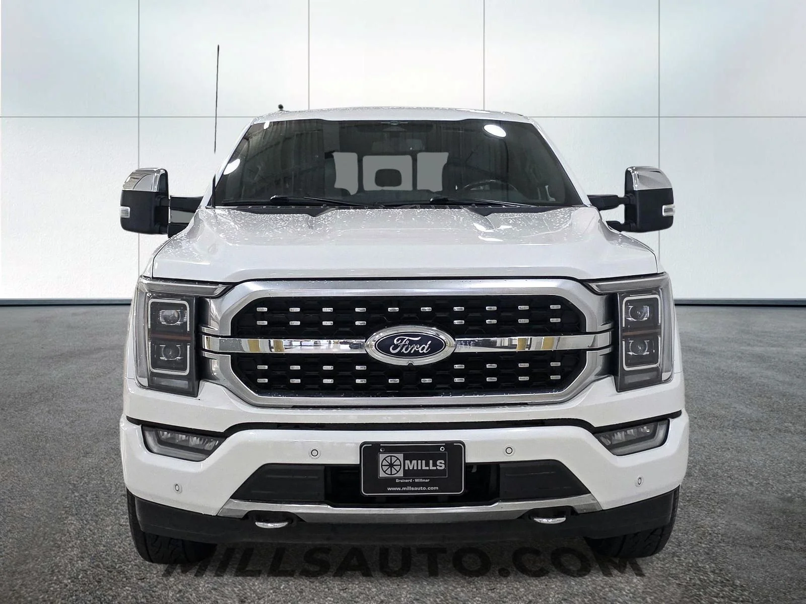 Used 2023  Ford Platinum image 12